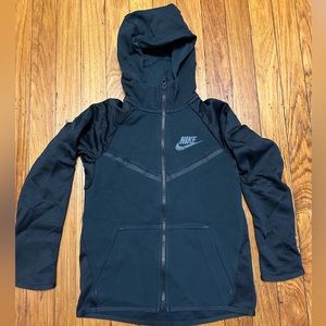 Nike unisex kids sweater size M